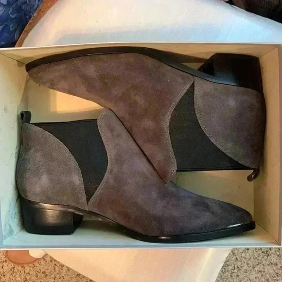 Marc Fisher Yellin Pointed Ankle Boot Grey Suede Size 9.5 - Picture 8 of 8